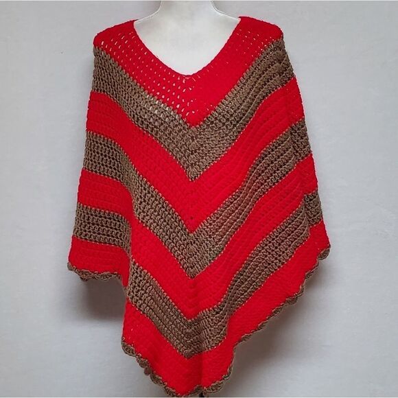 VINTAGE 1980s Handmade Red Brown Striped Scalloped Edge V-neck Poncho Cape - Picture 2 of 9